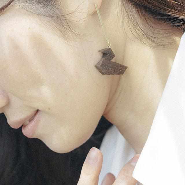 【彦根仏壇】幾木 (井尻彫刻所) かいつぶり (ピアス) - Image 2