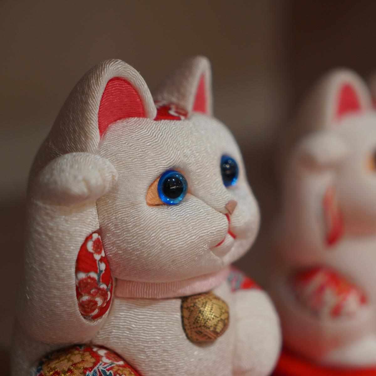【招き猫】風水 (白) 無垢 リラックス | 江戸木目込み | 柿沼人形 - Image 3