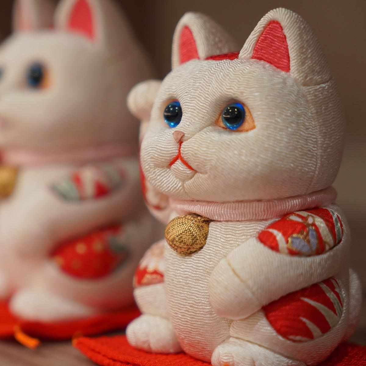 【招き猫】風水 (白) 無垢 リラックス | 江戸木目込み | 柿沼人形 - Image 4