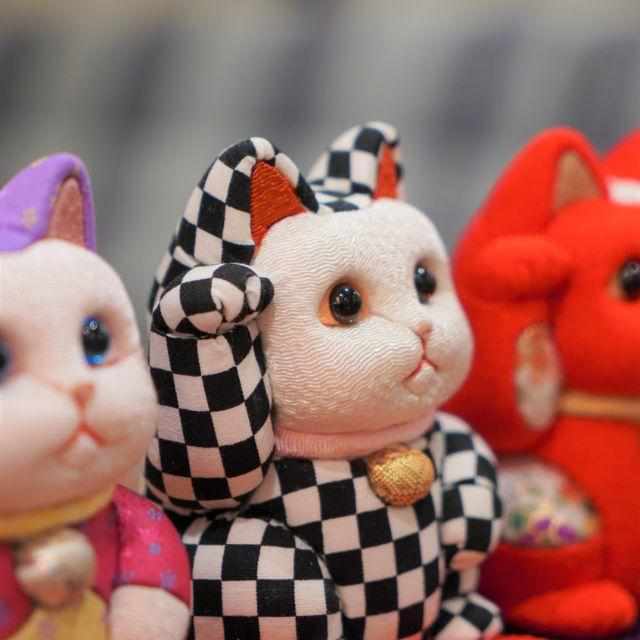 【招き猫】市松柄 S | 江戸木目込み | 柿沼人形 - Image 3