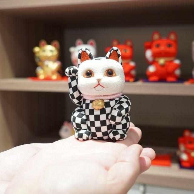【招き猫】市松柄 S | 江戸木目込み | 柿沼人形 - Image 4