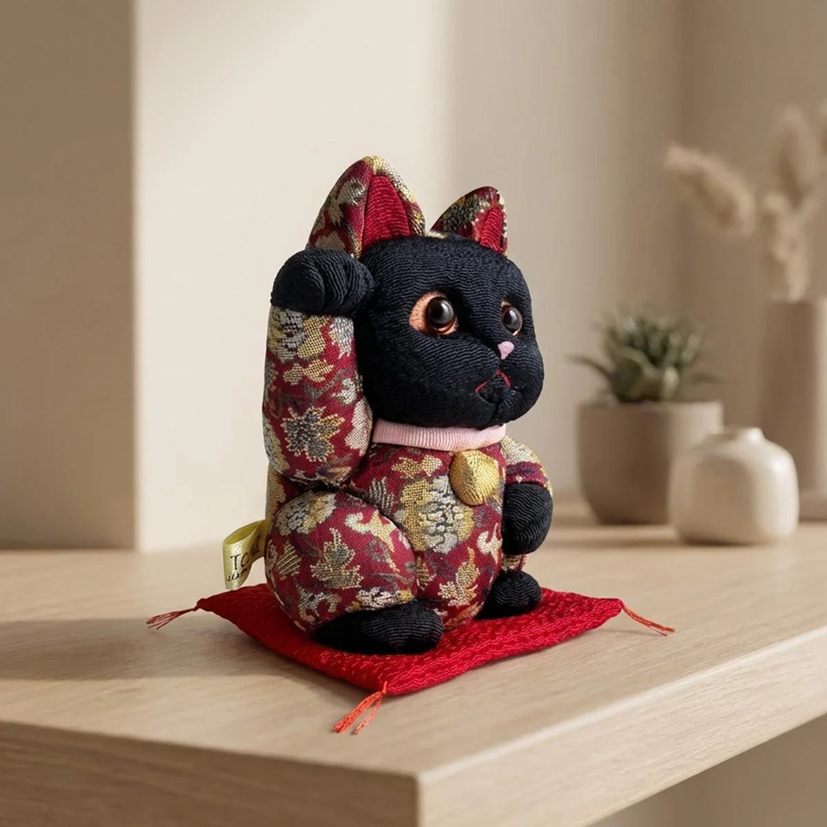 【招き猫】名物裂 S | 江戸木目込み | 柿沼人形 - Image 2