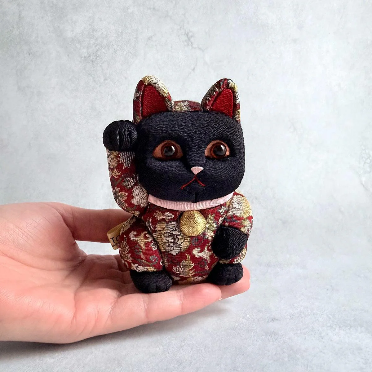 【招き猫】名物裂 S | 江戸木目込み | 柿沼人形 - Image 7