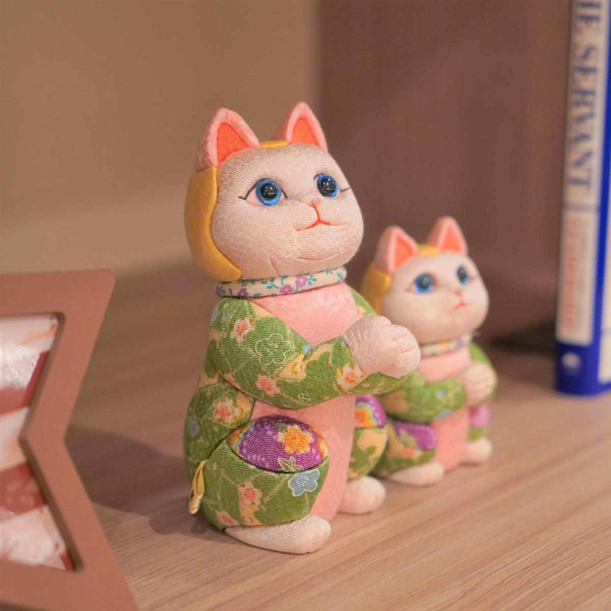 【招き猫 江戸木目込み】星に願いを ちりめん多色 日本製 柿沼人形 開運 - Image 3