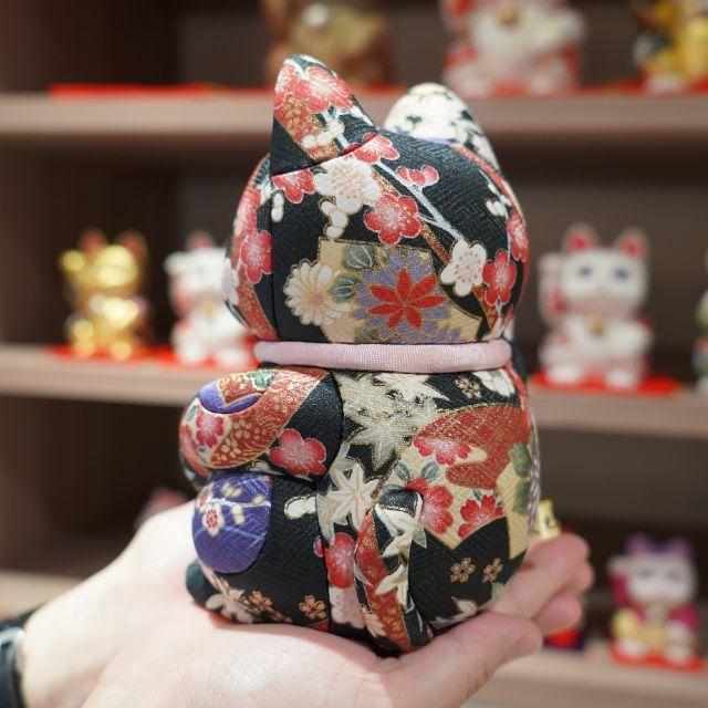 【招き猫】友禅 黒(特大) | 江戸木目込み | 柿沼人形 - Image 6