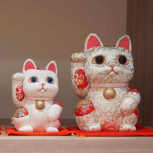 【招き猫】正絹緞子 (特大) | 江戸木目込み | 柿沼人形 - Image 7