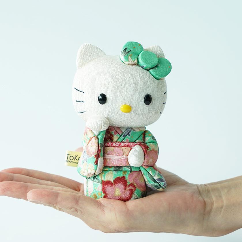 【招き猫】招きハローキティ (緑) | 江戸木目込み | 柿沼人形 - Image 4