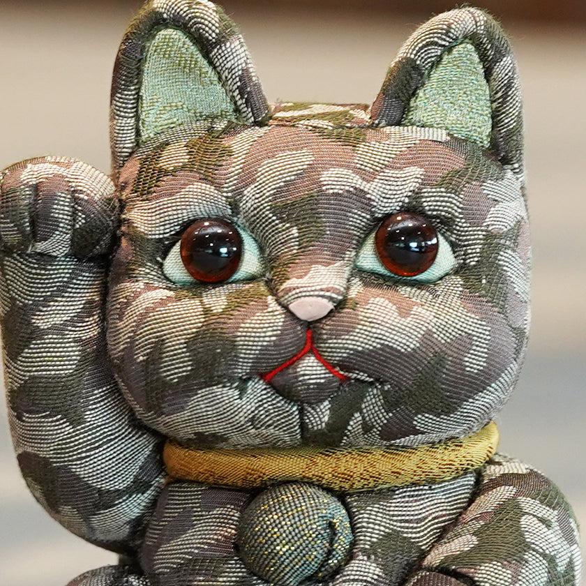 【招き猫】迷彩柄 (緑) M | 江戸木目込み | 柿沼人形 - Image 10