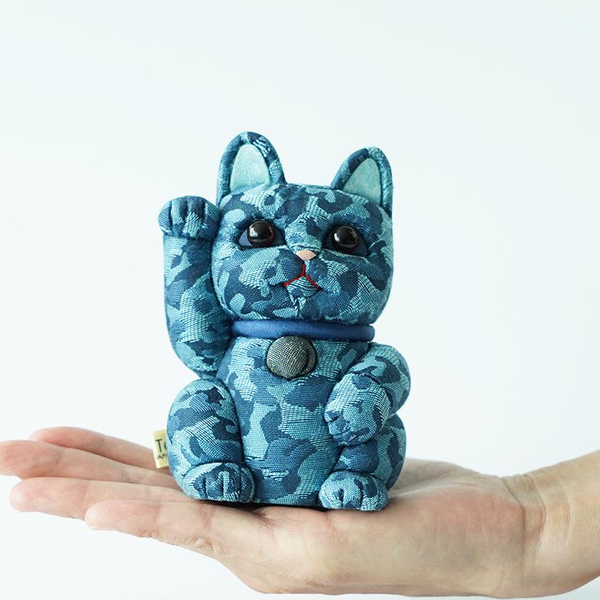 【招き猫】迷彩柄 (青) M | 江戸木目込み | 柿沼人形 - Image 5