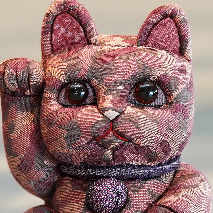 【招き猫】迷彩柄 (赤) M | 江戸木目込み | 柿沼人形 - Image 10