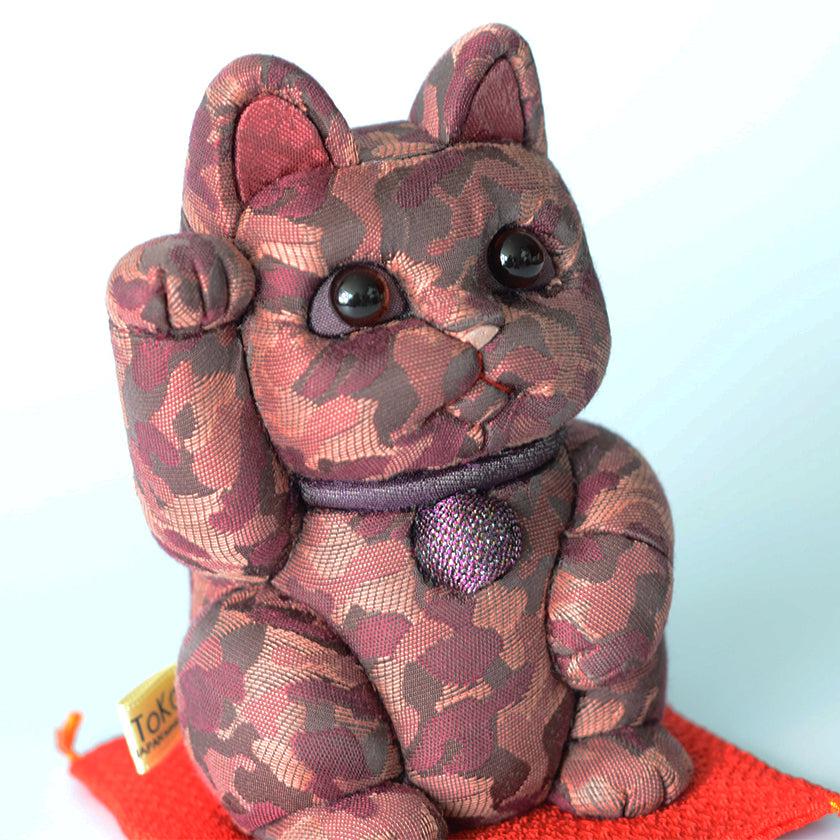 【招き猫】迷彩柄 (赤) M | 江戸木目込み | 柿沼人形 - Image 9