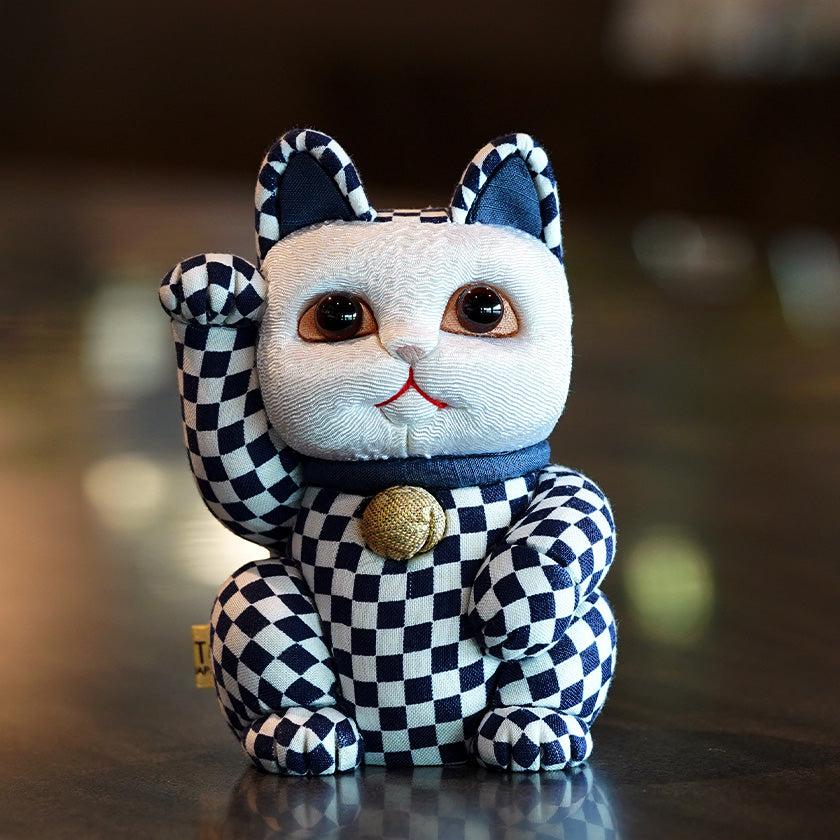 【招き猫】市松 (青) M | 江戸木目込み | 柿沼人形 - Image 4