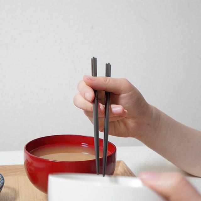 【箸】モダン hanataba urushi 黒 | 若狭の塗箸 | 箸蔵まつかん - Image 9