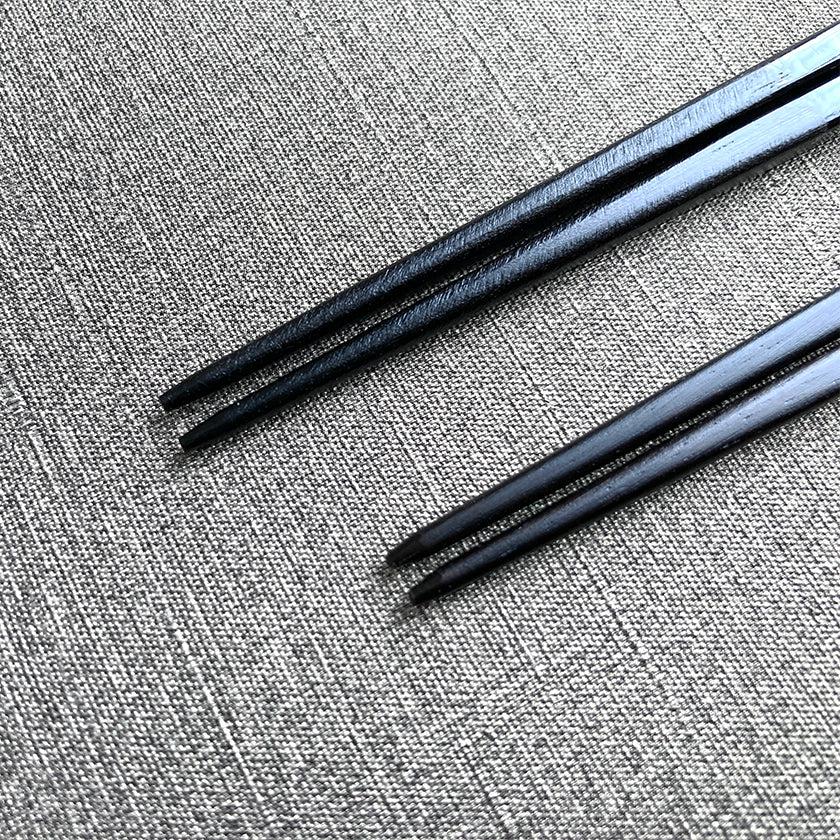 【夫婦箸】黒檀 四角 漆塗 箸置付 (21.5, 23.0cm) | 若狭の塗箸 | 箸蔵まつかん - Image 9
