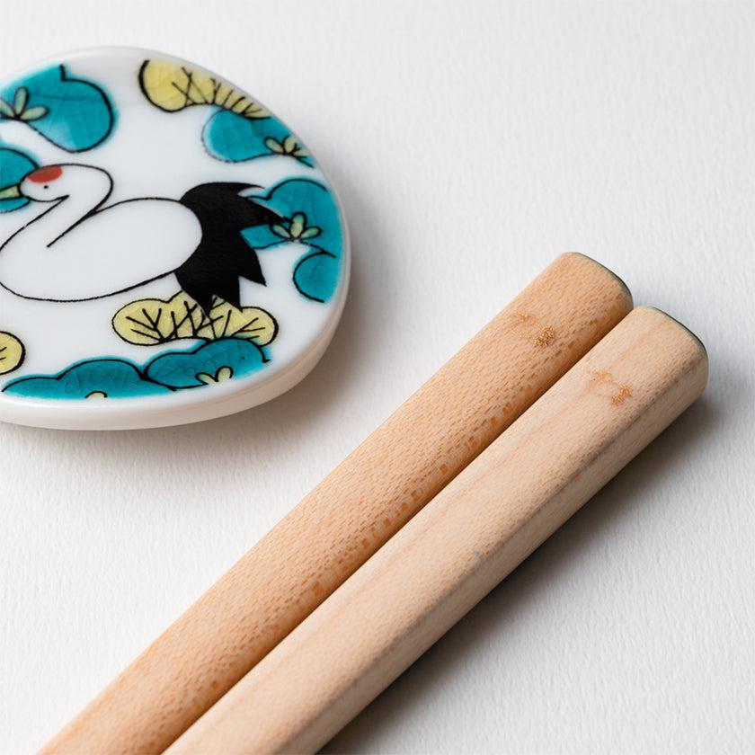 【箸】KUTANI SEAL 松 22.5cm (食洗機 可) 箸置き ギフト箱付 | 若狭の塗箸 | 箸蔵まつかん - Image 3