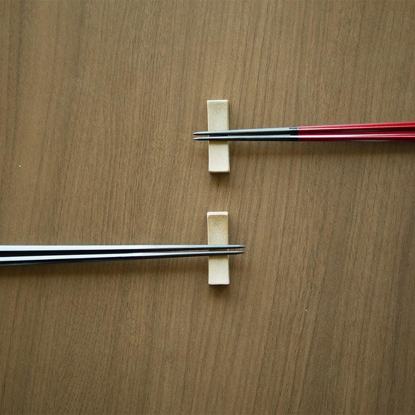 【夫婦箸】黒檀 五角 漆塗分 砂岩箸置付 | 若狭の塗箸 | 箸蔵まつかん - Image 6