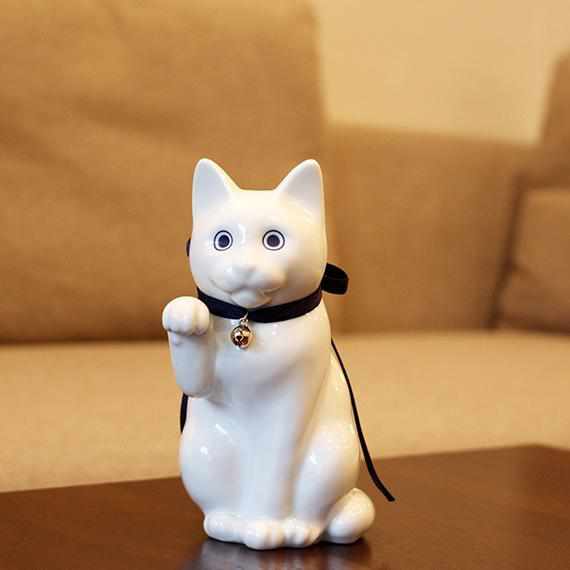 【招き猫】へそくりの招き猫 壱号 白 (中) | 肥前吉田焼 | Kata Koto - Image 11