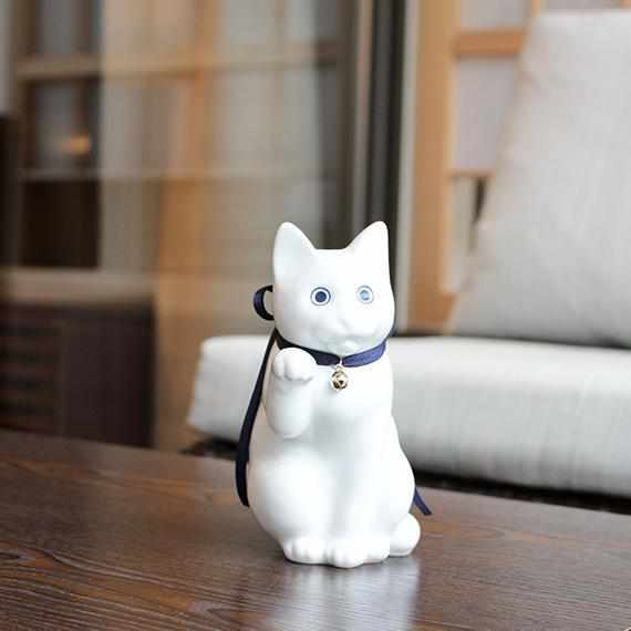 【招き猫】へそくりの招き猫 壱号 白 (中) | 肥前吉田焼 | Kata Koto - Image 24