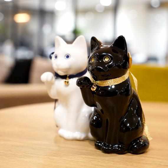 【招き猫】へそくりの招き猫 壱号 黒 (中) | 肥前吉田焼 | Kata Koto - Image 17
