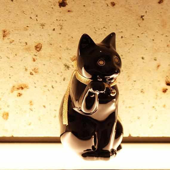 【招き猫】へそくりの招き猫 壱号 黒 (中) | 肥前吉田焼 | Kata Koto - Image 3