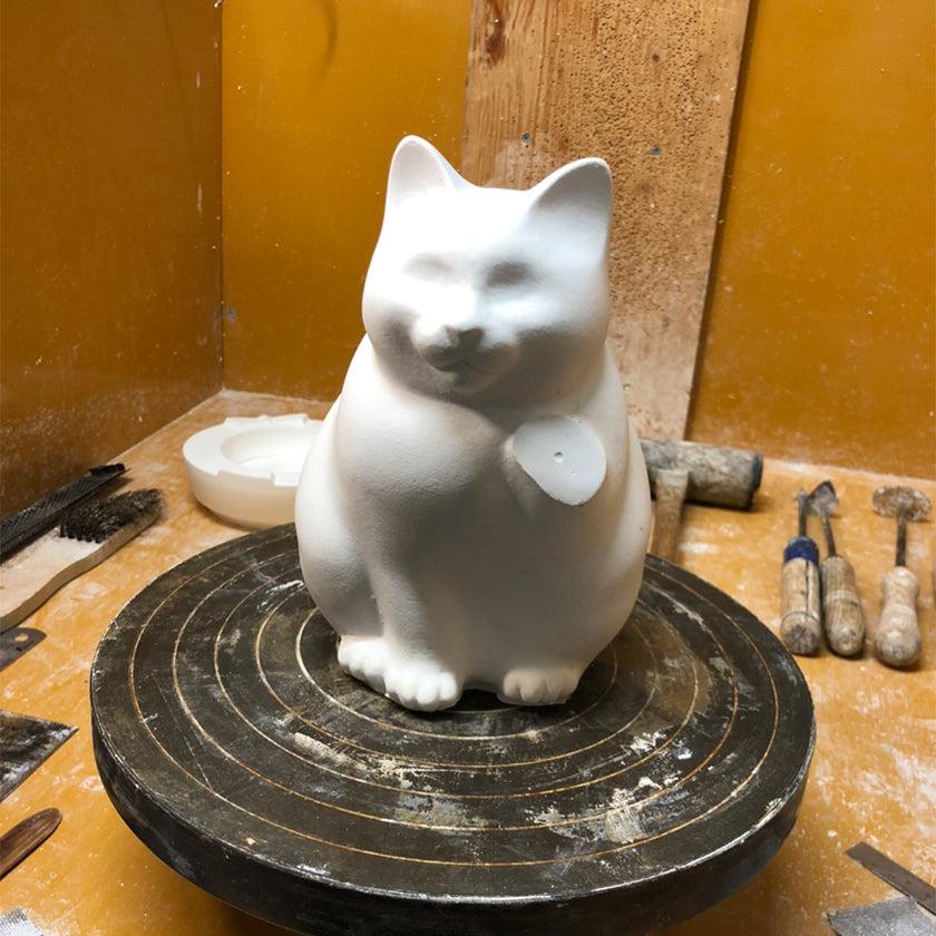 【招き猫】へそくりの招き猫 弍号 黒丸 | 肥前吉田焼 | Kata Koto - Image 10