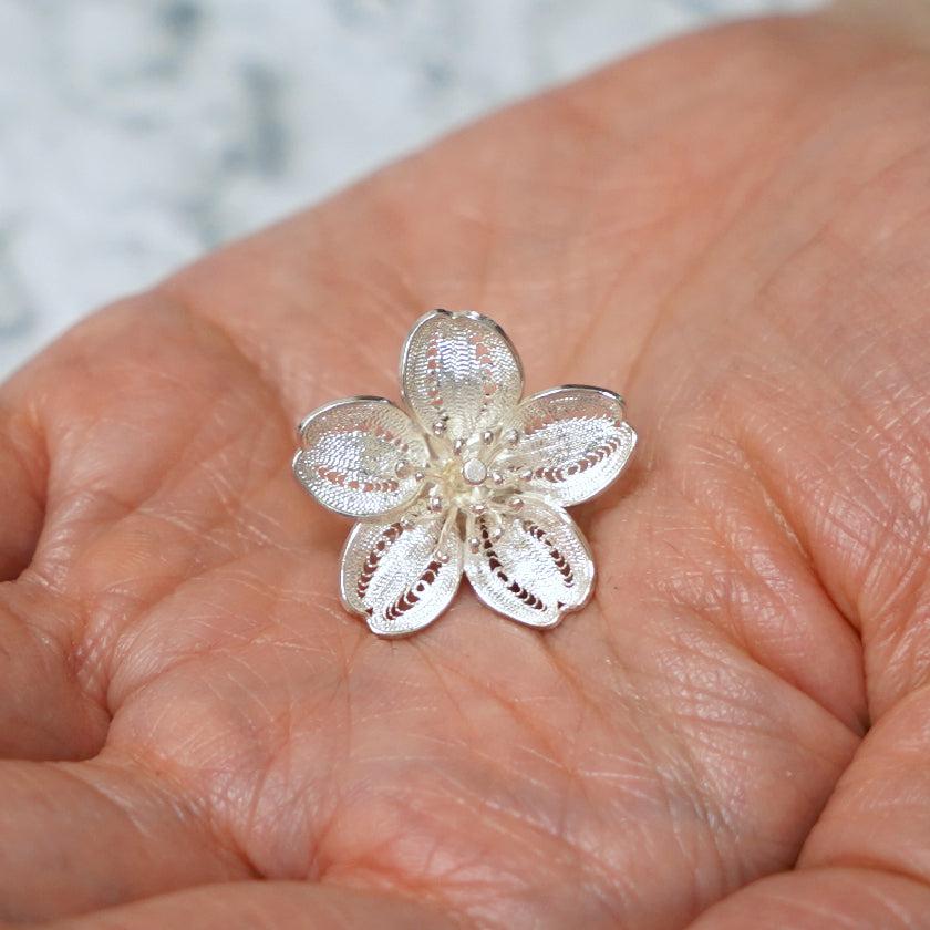 【ピアス】Cherry blossam drop | 銀細工 | CHECOS - Image 2