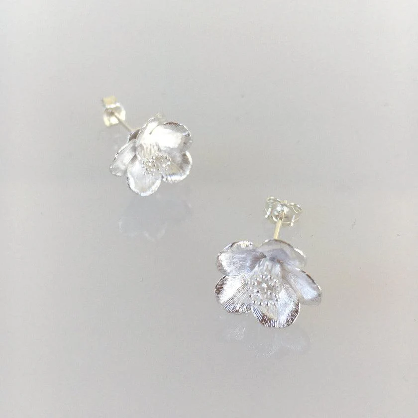【ピアス】Camellia | 銀細工 | CHECOS - Image 3
