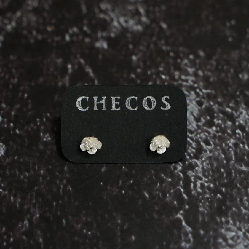【ピアス】Japanese apricot | 銀細工 | CHECOS - Image 4