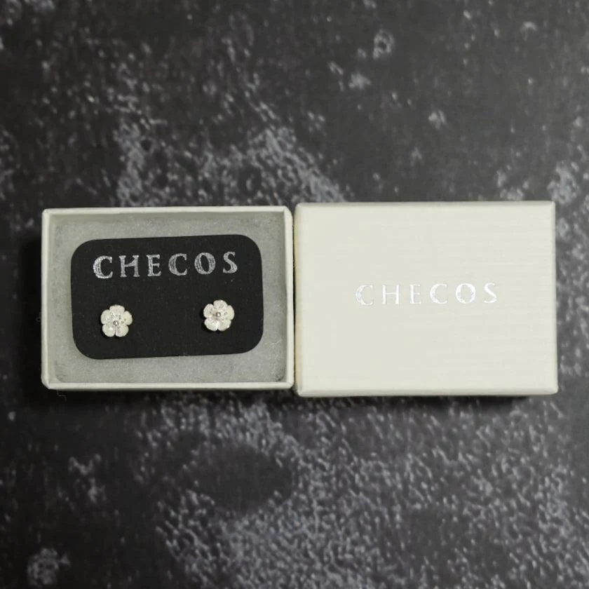 【ピアス】Japanese apricot | 銀細工 | CHECOS - Image 5