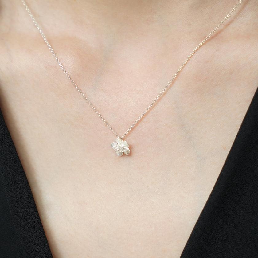 【ネックレス】Japanese apricot | 銀細工 | CHECOS - Image 2