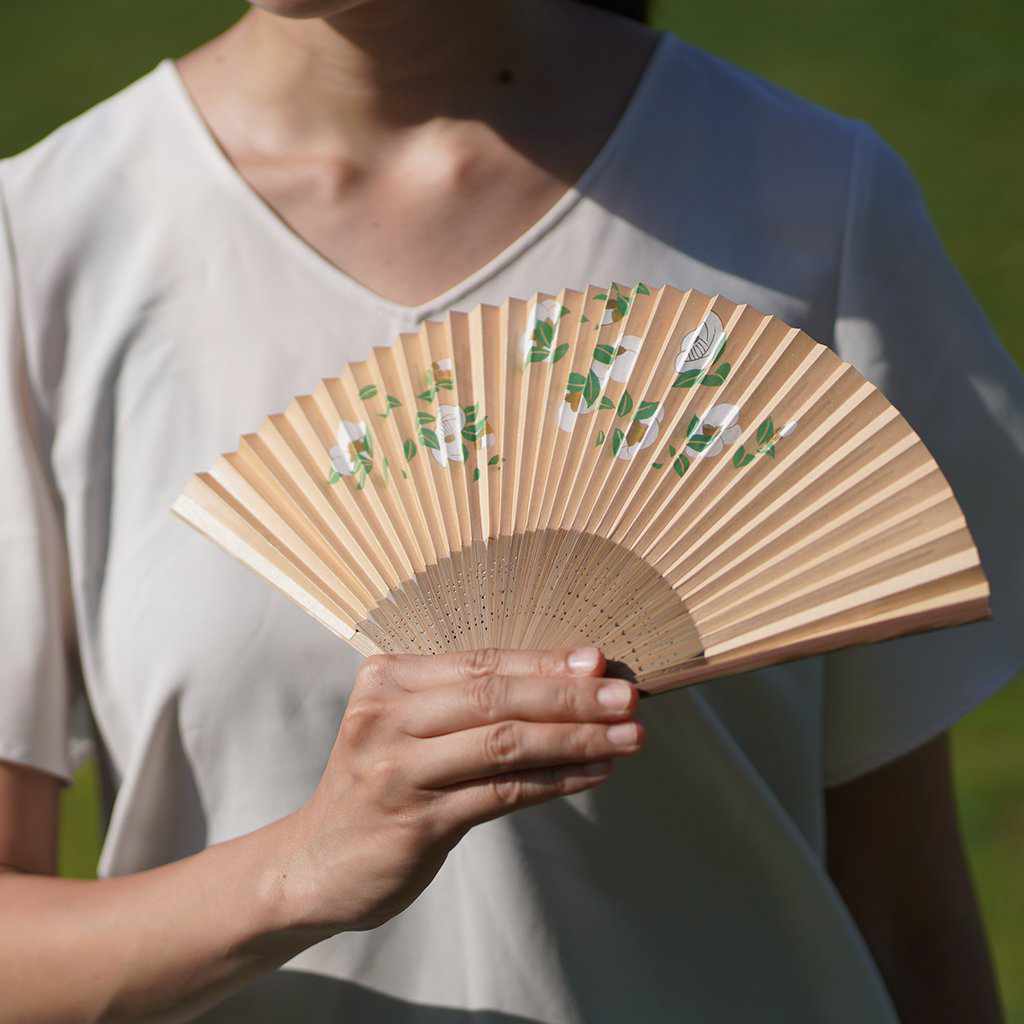 【扇子】女物 紙扇 白椿 | 京扇子 | 大西常商店 - Image 7