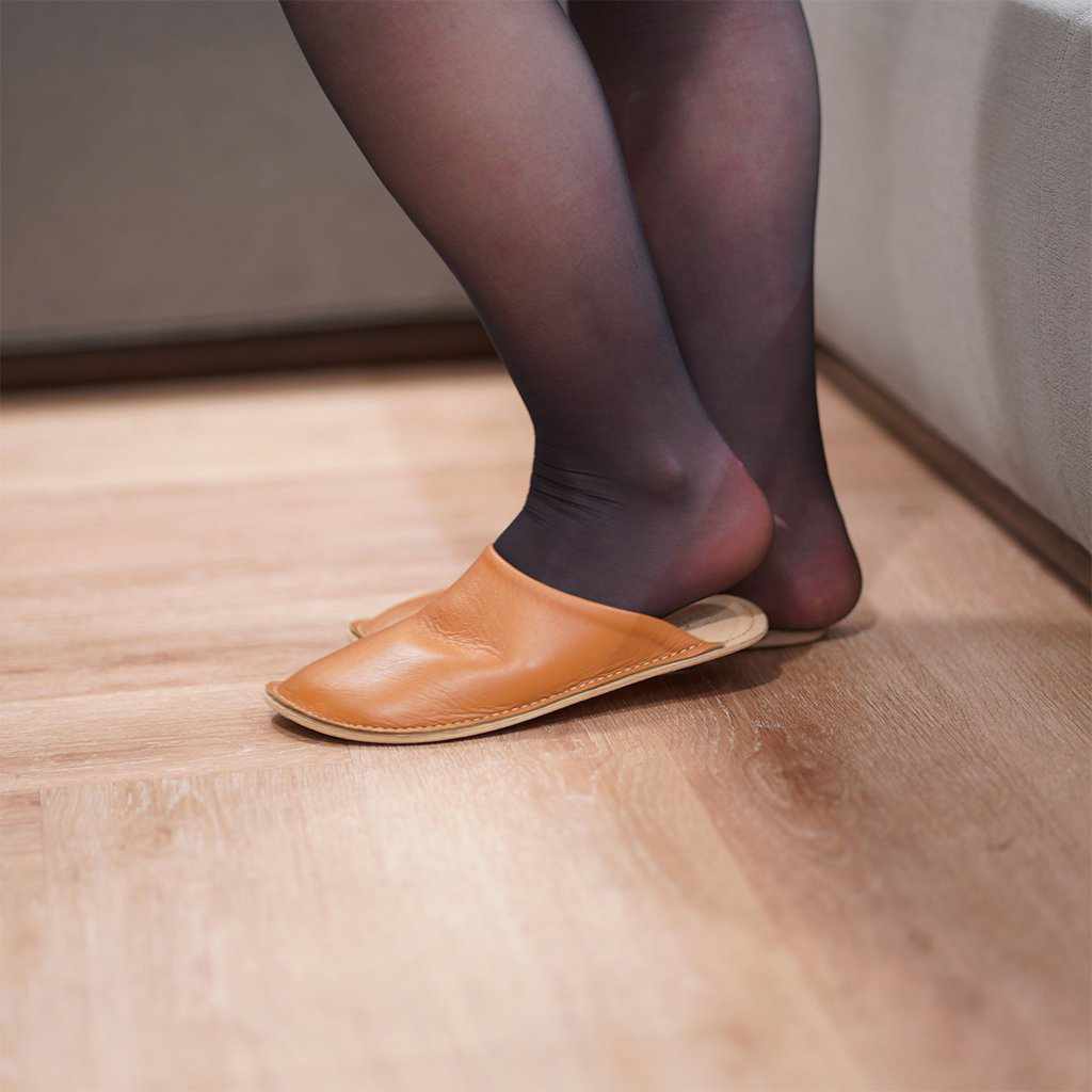 【スリッパ】Reela 本革スムース ルームサボ（キャメル） - Image 4