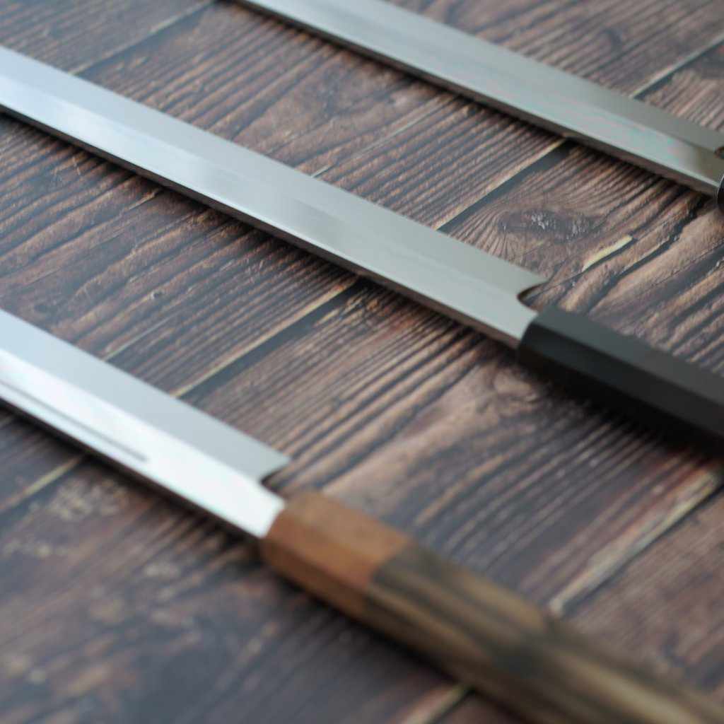 【柳刃包丁】300mm 白二鋼水焼本焼 鏡面波浮かし/樋入り 千本黒柿柄鞘仕様 | 堺刃物 | 郷右馬允義弘 - Image 21
