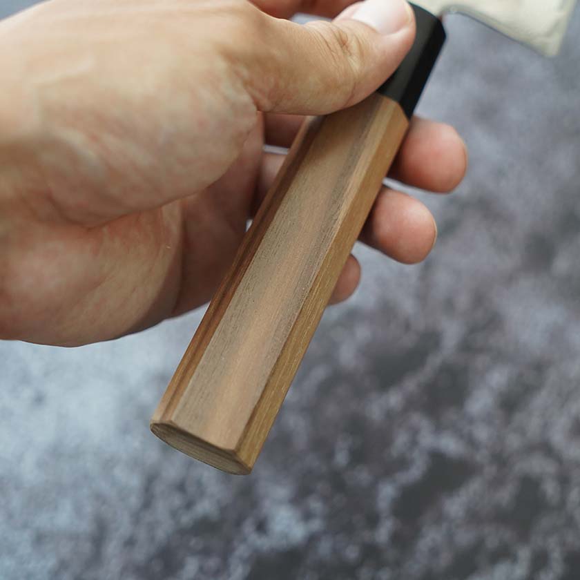 【三徳包丁】165mm Mo.V墨流し ウォールナット柄 | 堺刃物 | 義弘作 - Image 10
