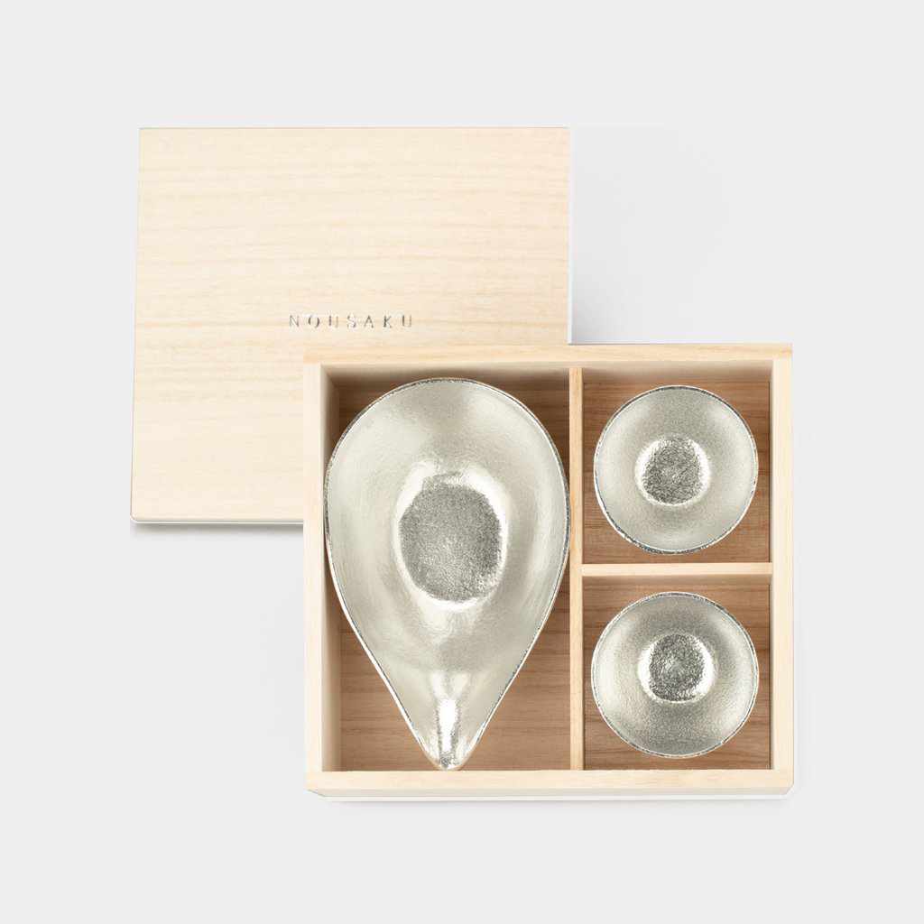 【酒器】片口 - 大 & ぐい呑 2ヶセット (桐箱入) | 鋳物 | 能作 - Image 2