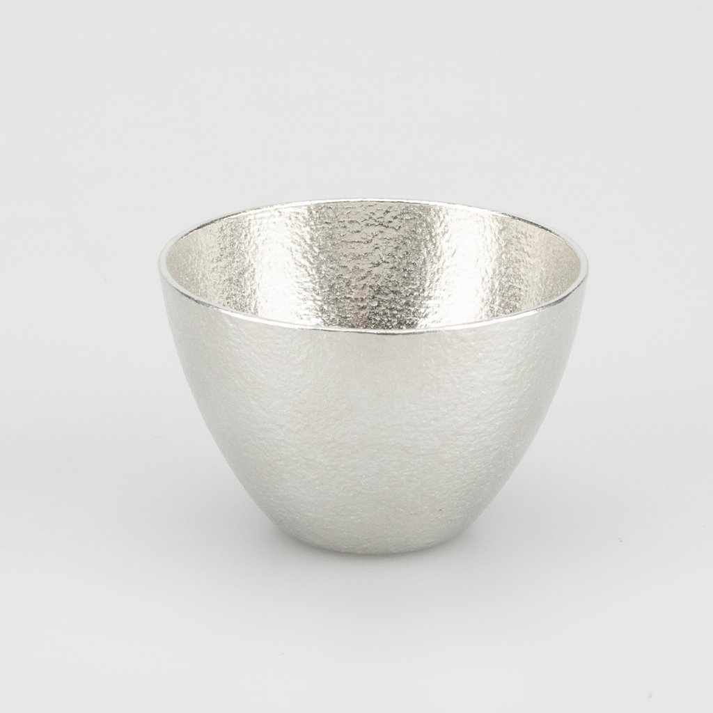 【酒器】片口 - 大 & ぐい呑 2ヶセット (桐箱入) | 鋳物 | 能作 - Image 4
