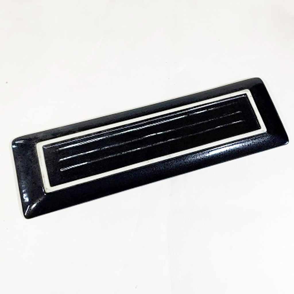 【美濃焼】マルモ加藤陶器 櫛目サンマ皿 黒 - Image 3