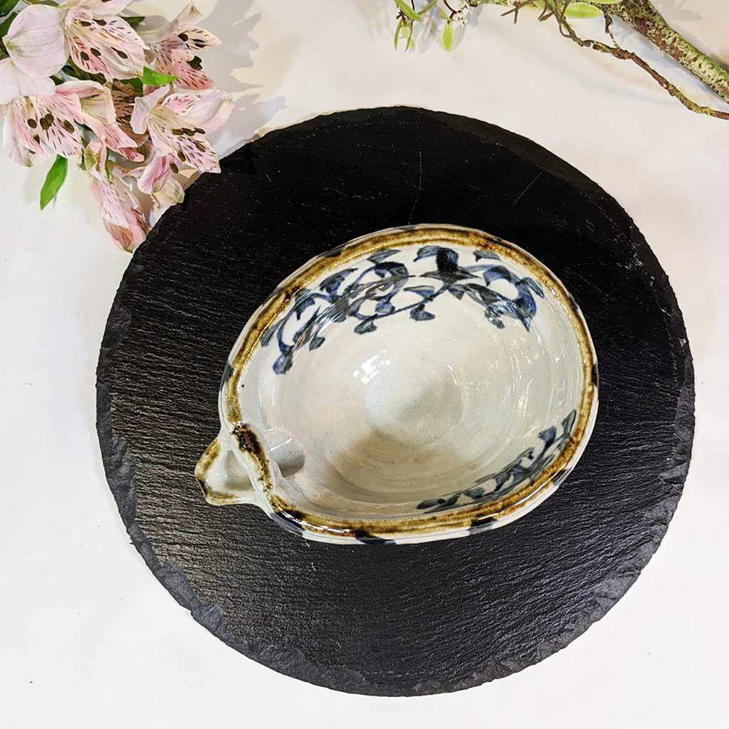 【美濃焼】マルモ加藤陶器 タコ唐草 片口小鉢 - Image 3