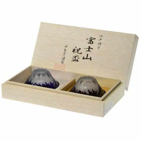 【江戸硝子】彫刻硝子 青赤富士 祝盃 (ペア) 木箱入 - Image 4