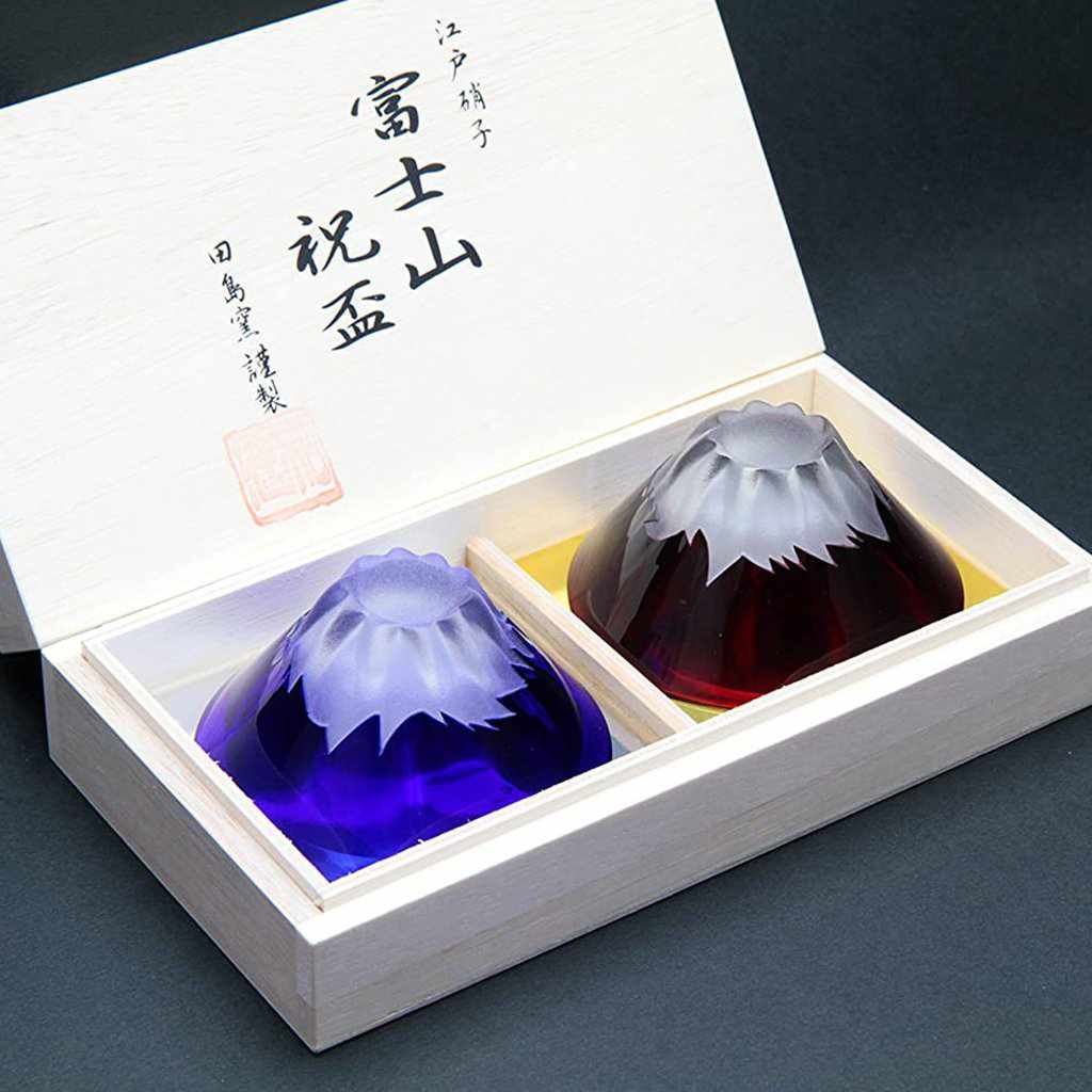 【江戸硝子】彫刻硝子 青赤富士 祝盃 (ペア) 木箱入 - Image 5