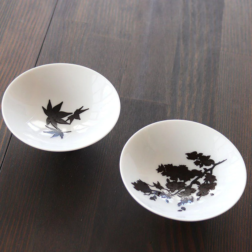 【平盃2点セット】温感 桜・紅葉 平盃 (白) | 美濃焼 | 丸モ高木陶器 - Image 4