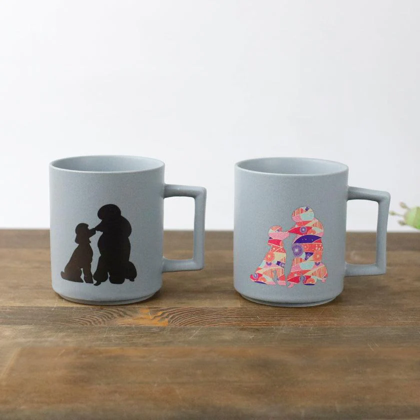 【マグカップ】温感 親子犬 プードル (マットライトグレー) | 美濃焼 | 丸モ高木陶器 - Image 4