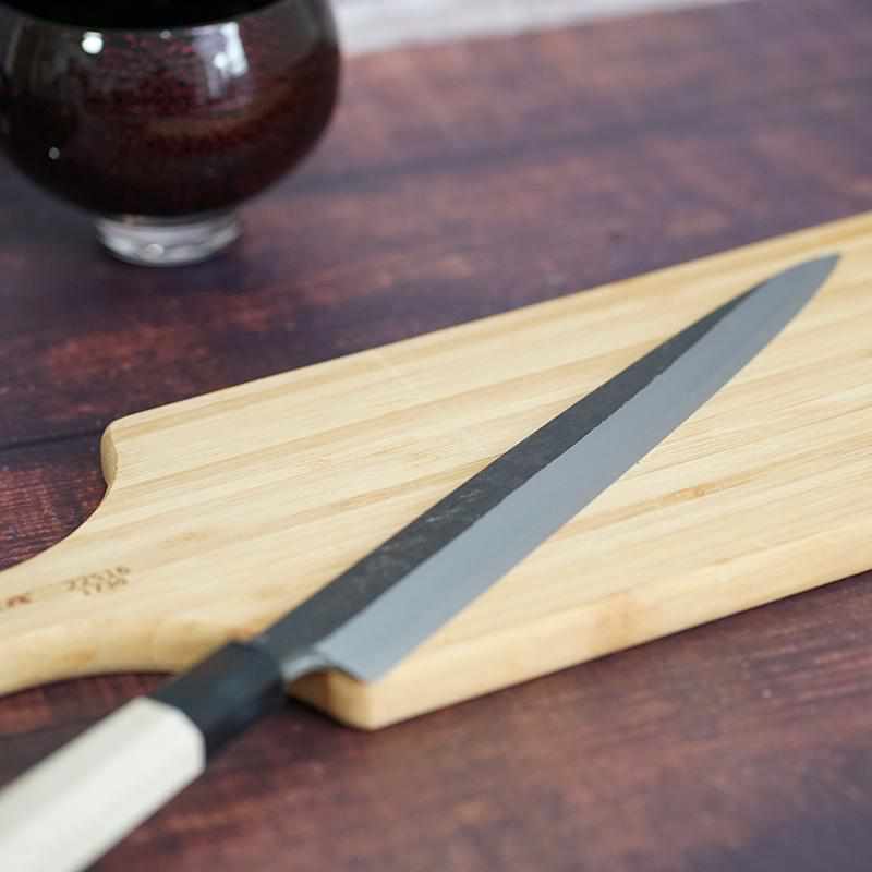 【柳刃包丁】黒打 極上本霞 安来鋼白二鋼 (片刃) 朴水牛八角柄 300mm｜BECOSオリジナル | 堺打刃物｜一刀斎虎徹 - Image 5