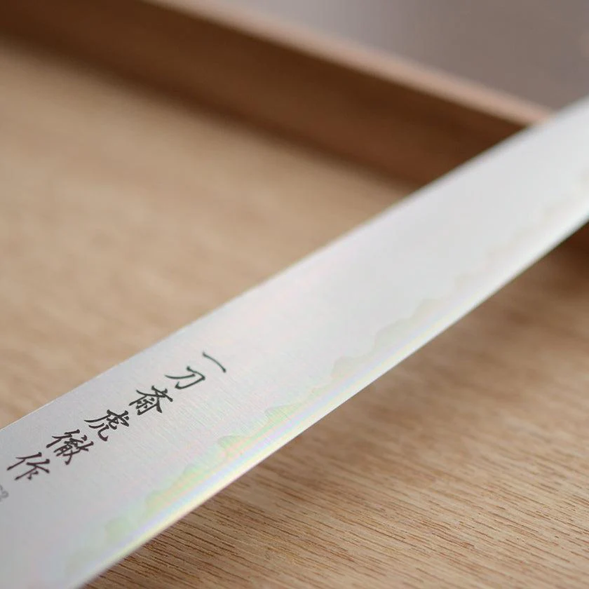 【ペティナイフ】粉末ハイス鋼スーパーゴールド(SG2) (両刃) 樫八角柄 150mm｜BECOSオリジナル | 関の刃物｜一刀斎虎徹 - Image 12