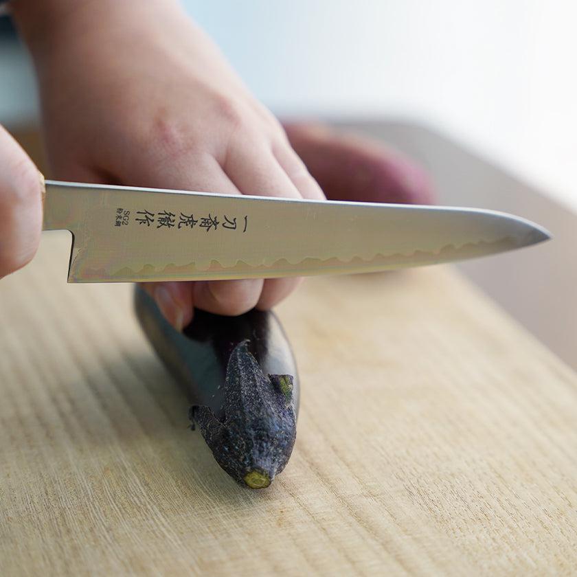 【ペティナイフ】粉末ハイス鋼スーパーゴールド(SG2) (両刃) 樫八角柄 150mm｜BECOSオリジナル | 関の刃物｜一刀斎虎徹 - Image 15