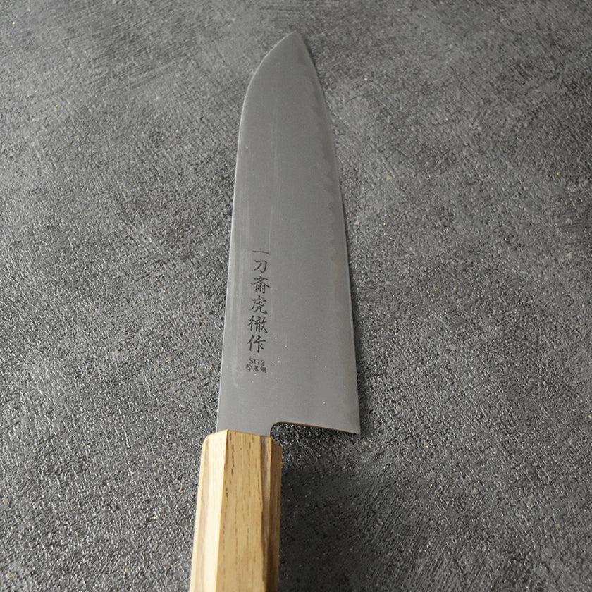 【三徳包丁】粉末ハイス鋼スーパーゴールド(SG2) (両刃) 樫八角柄 180mm｜BECOSオリジナル | 関の刃物｜一刀斎虎徹 - Image 9