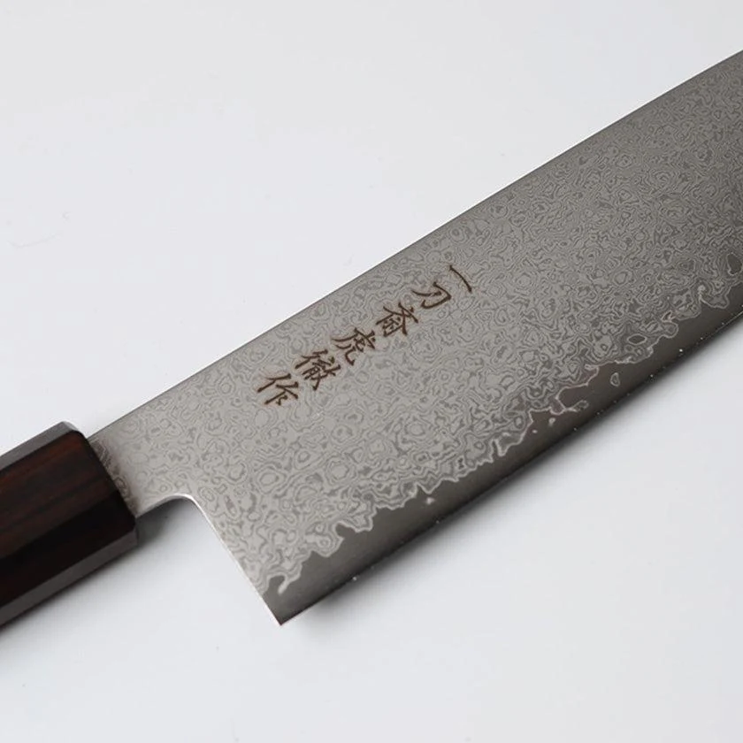 【三徳包丁】V10 ダマスカス 紫檀八角縞黒檀口輪 180 | 堺打刃物｜一刀斎虎徹 - Image 13