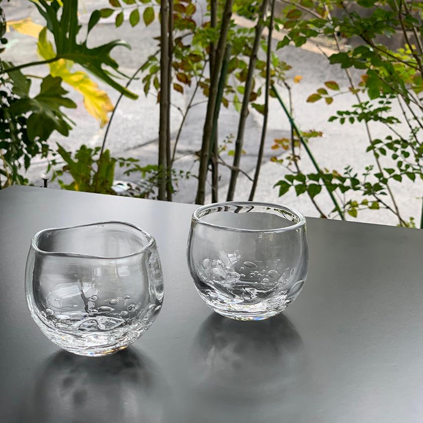 【吹きガラス】SUN GLASS STUDIO KYOTO ゆらぎ 酒器3ヶセット（徳利1個&ぐい呑み2個） - Image 2