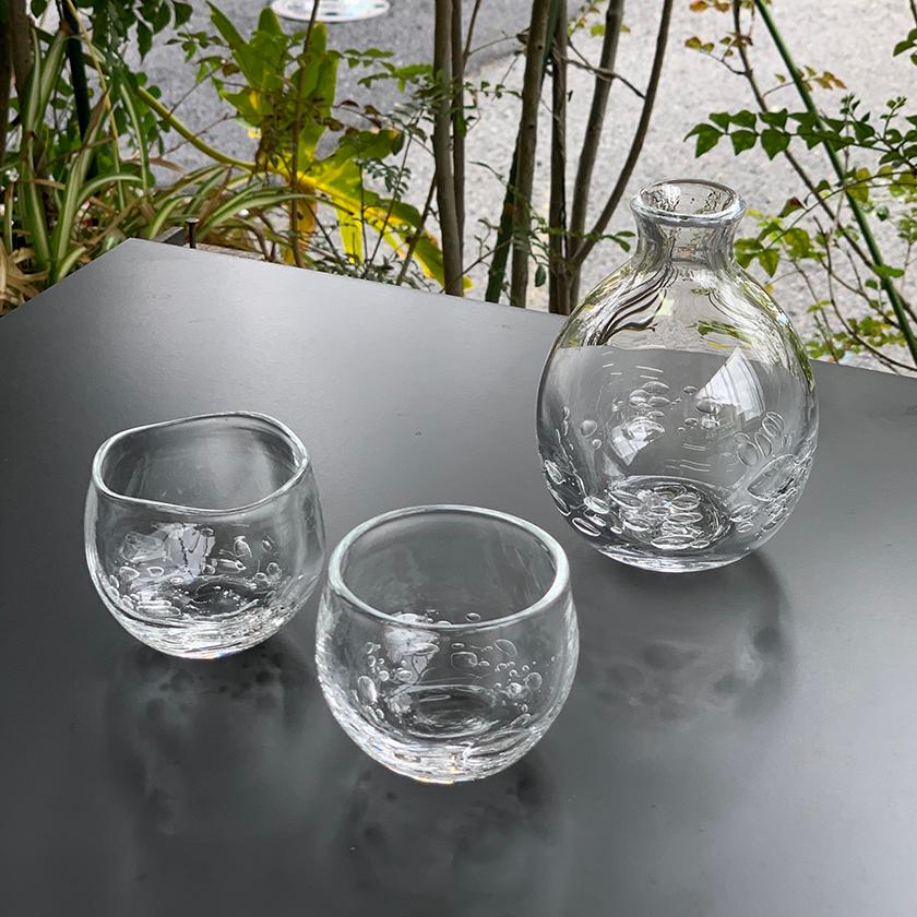 【吹きガラス】SUN GLASS STUDIO KYOTO ゆらぎ 酒器3ヶセット（徳利1個&ぐい呑み2個） - Image 3