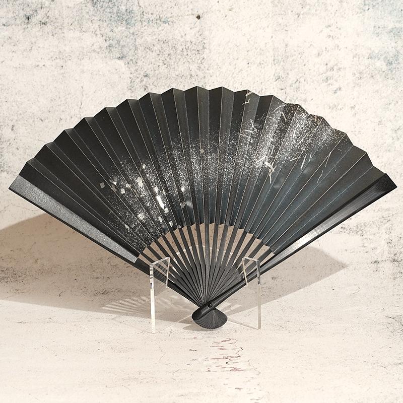 【扇子】箔図 image1 黒骨 扇子 7寸 | 京扇子 | 米原康人 - Image 6